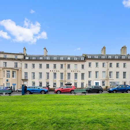 Royal Whitby Hotel Екстериор снимка