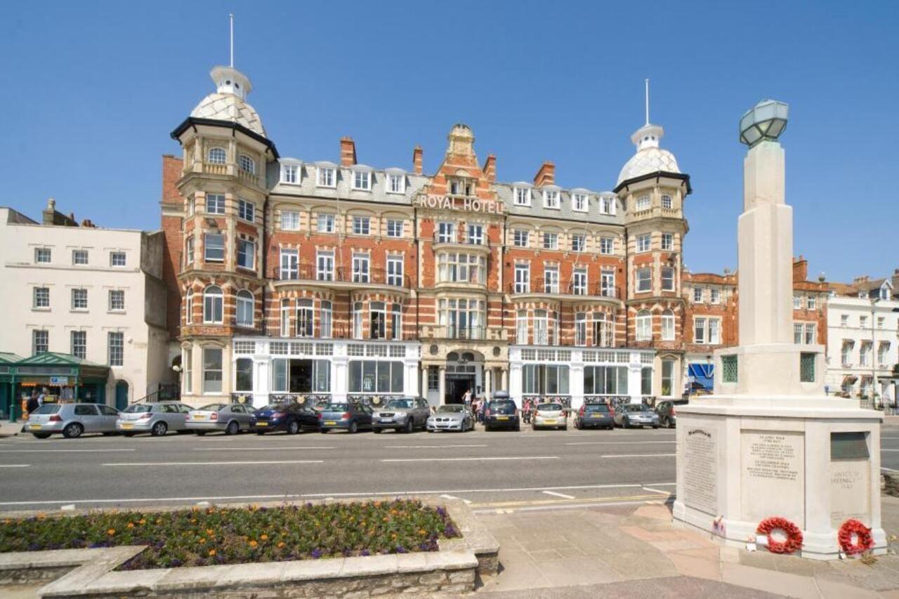 Royal Whitby Hotel Екстериор снимка