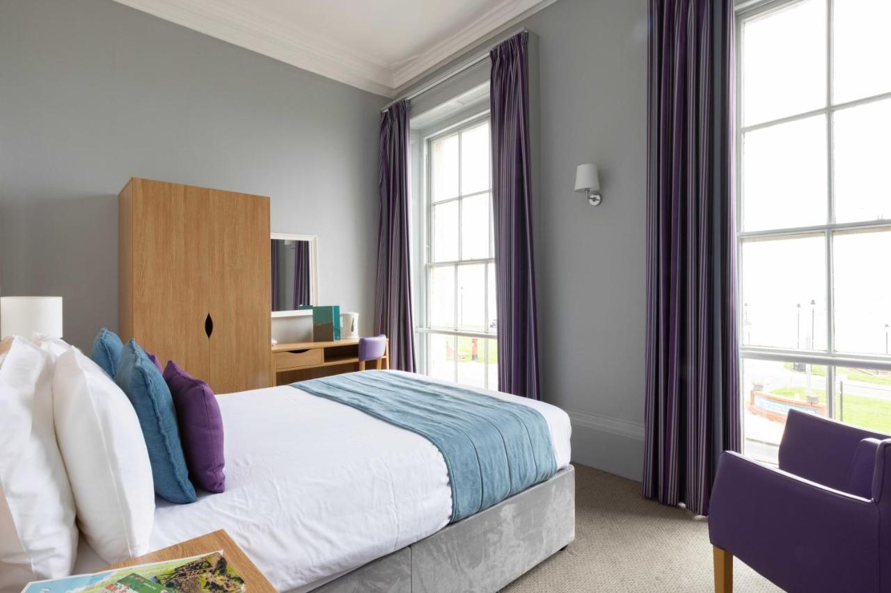 Royal Whitby Hotel Екстериор снимка