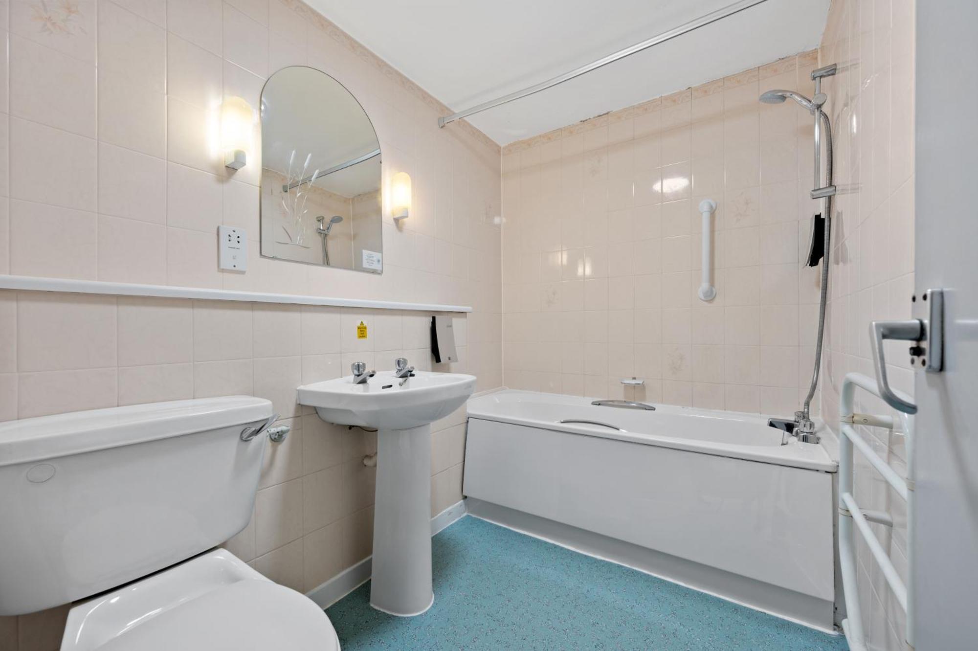 Royal Whitby Hotel Екстериор снимка