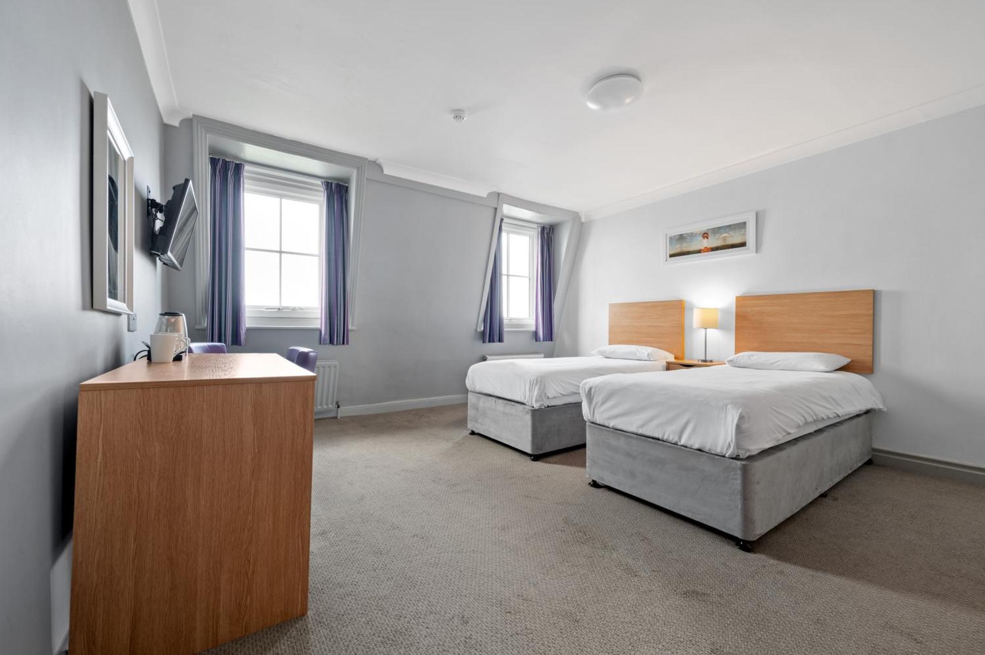 Royal Whitby Hotel Екстериор снимка