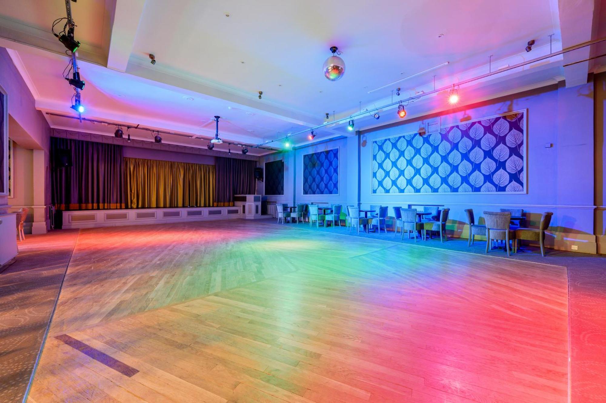 Royal Whitby Hotel Екстериор снимка