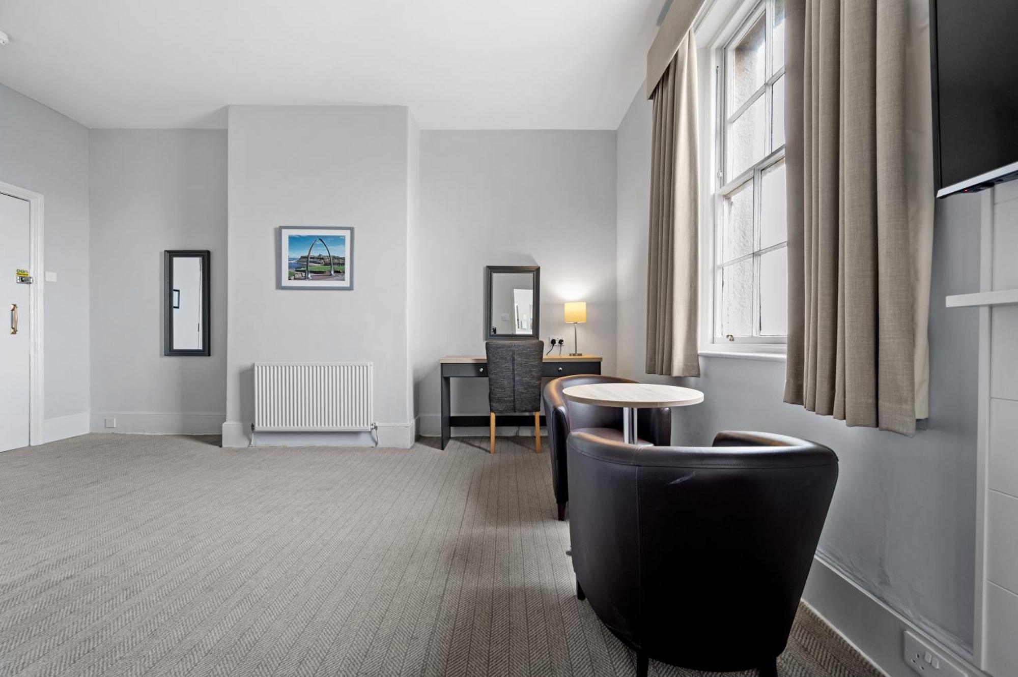 Royal Whitby Hotel Екстериор снимка