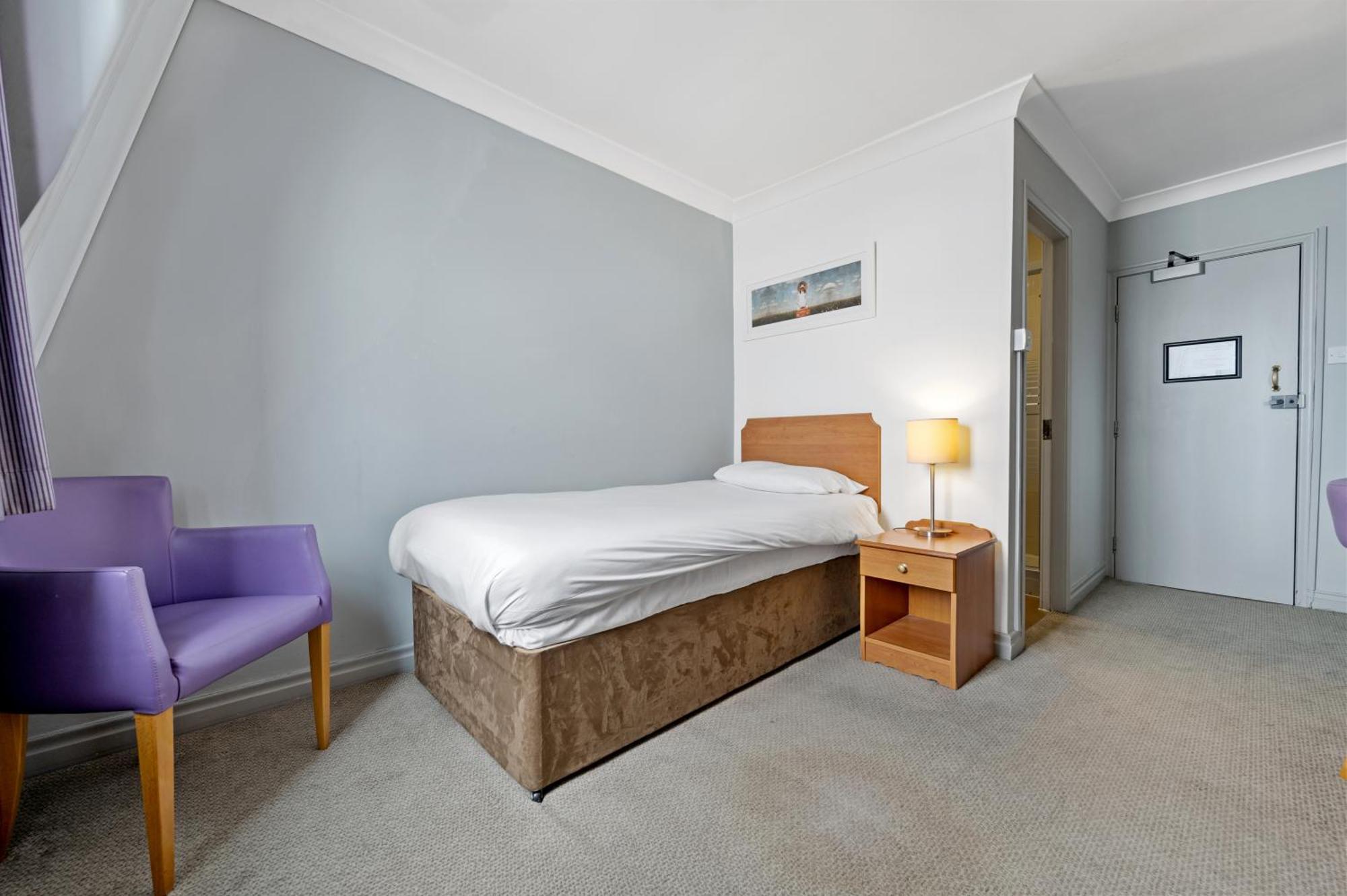Royal Whitby Hotel Стая снимка