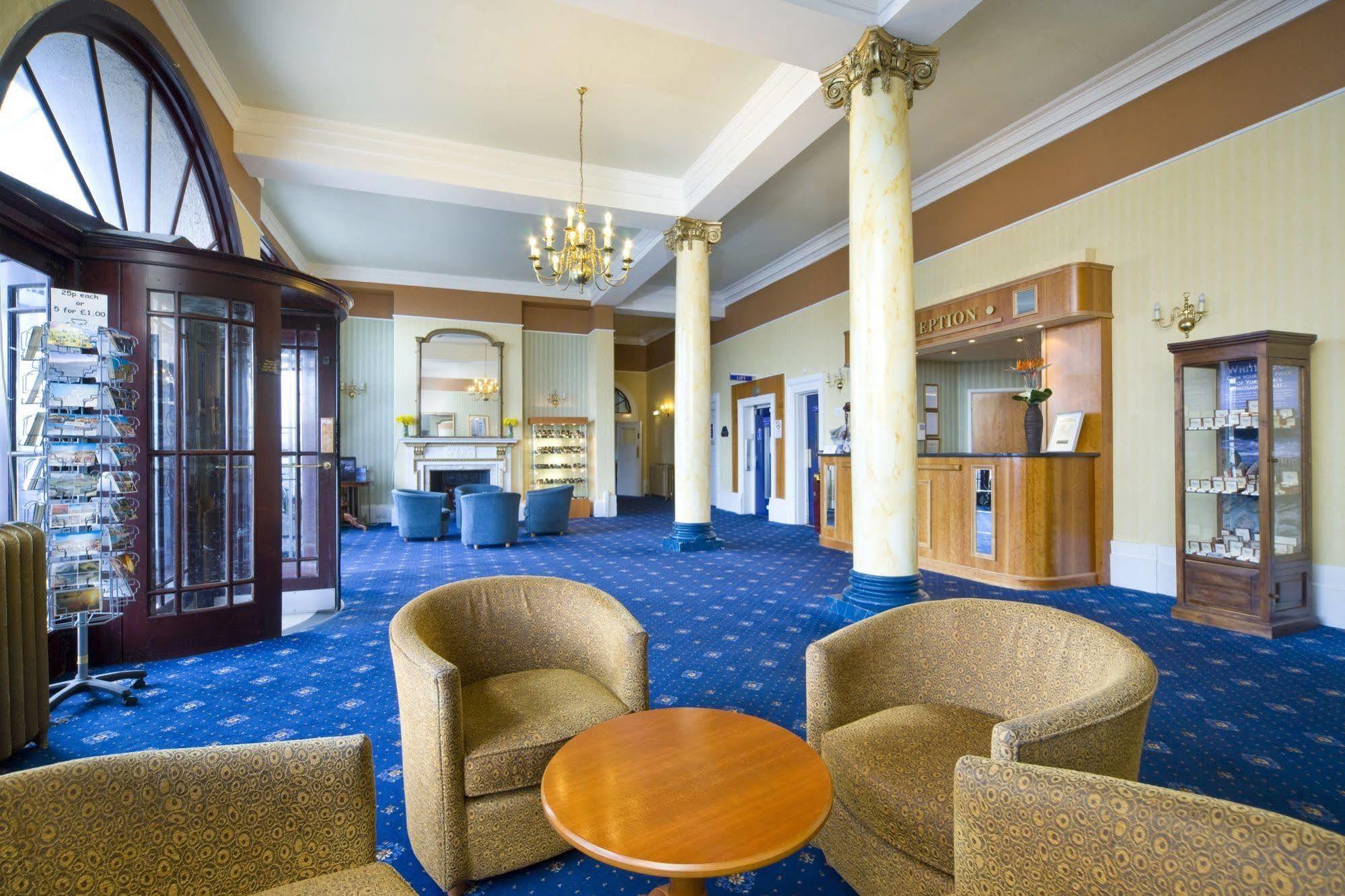 Royal Whitby Hotel Екстериор снимка
