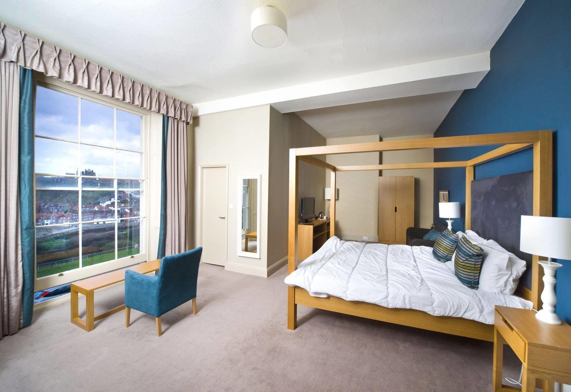 Royal Whitby Hotel Екстериор снимка