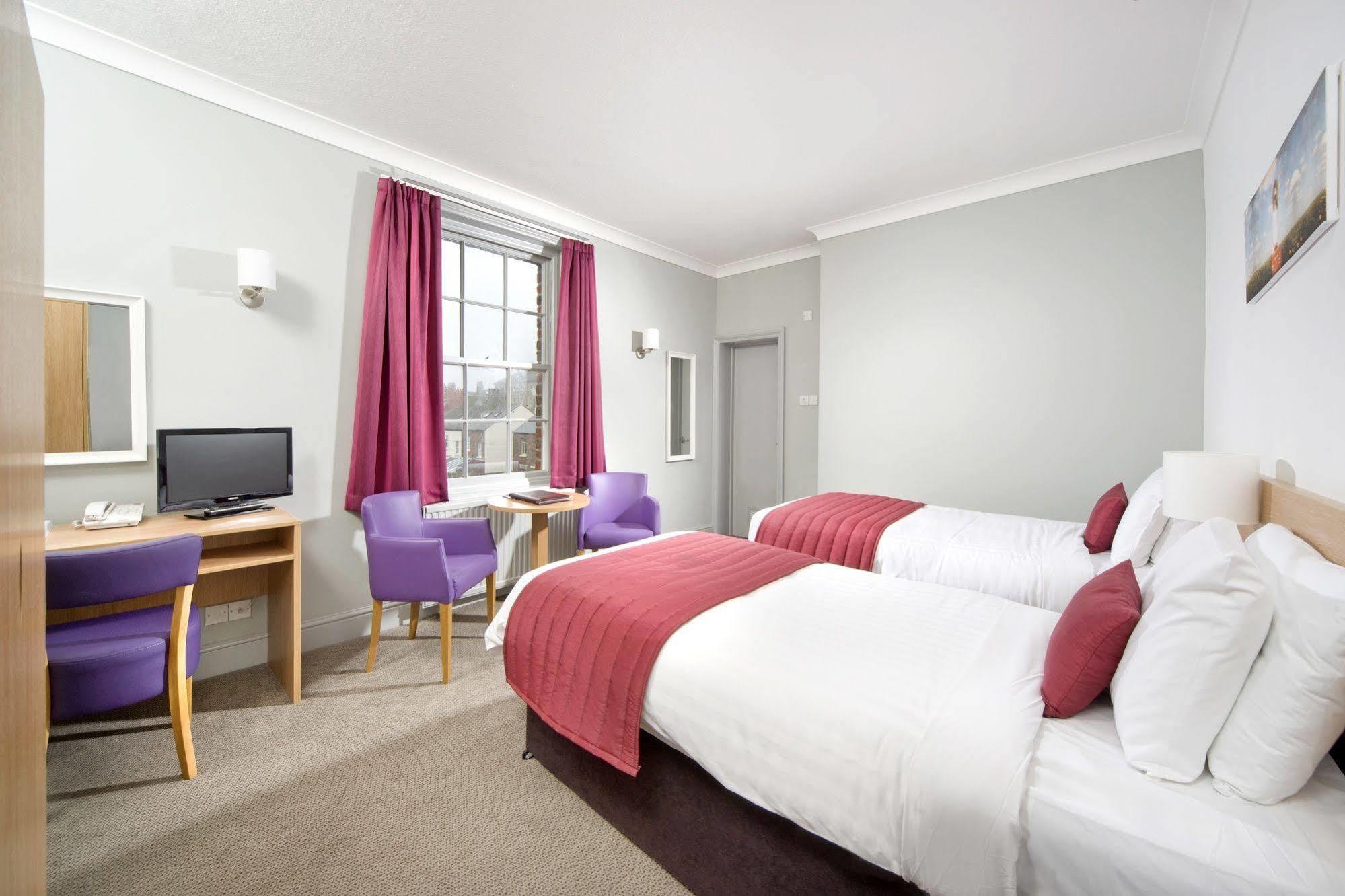 Royal Whitby Hotel Екстериор снимка