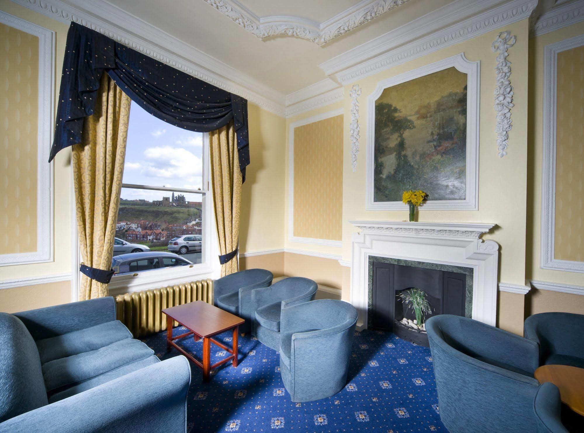 Royal Whitby Hotel Екстериор снимка